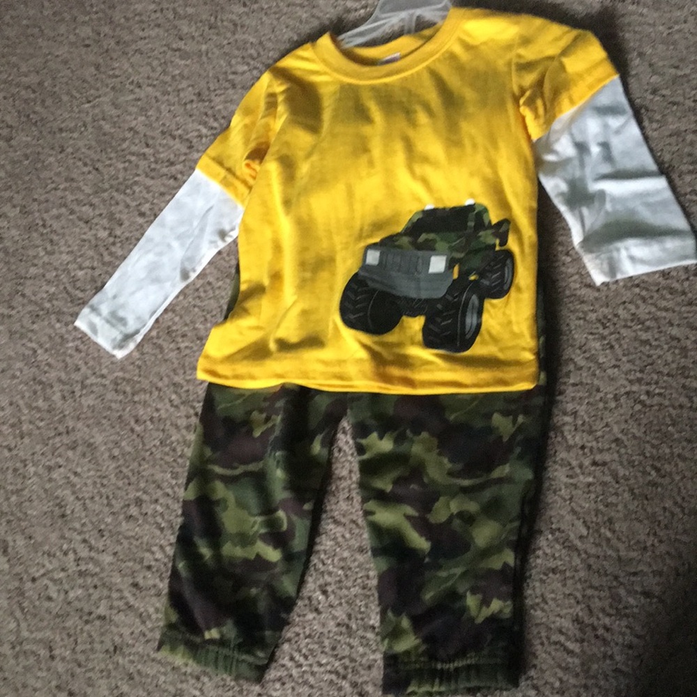 NWOT Toddler outfit set